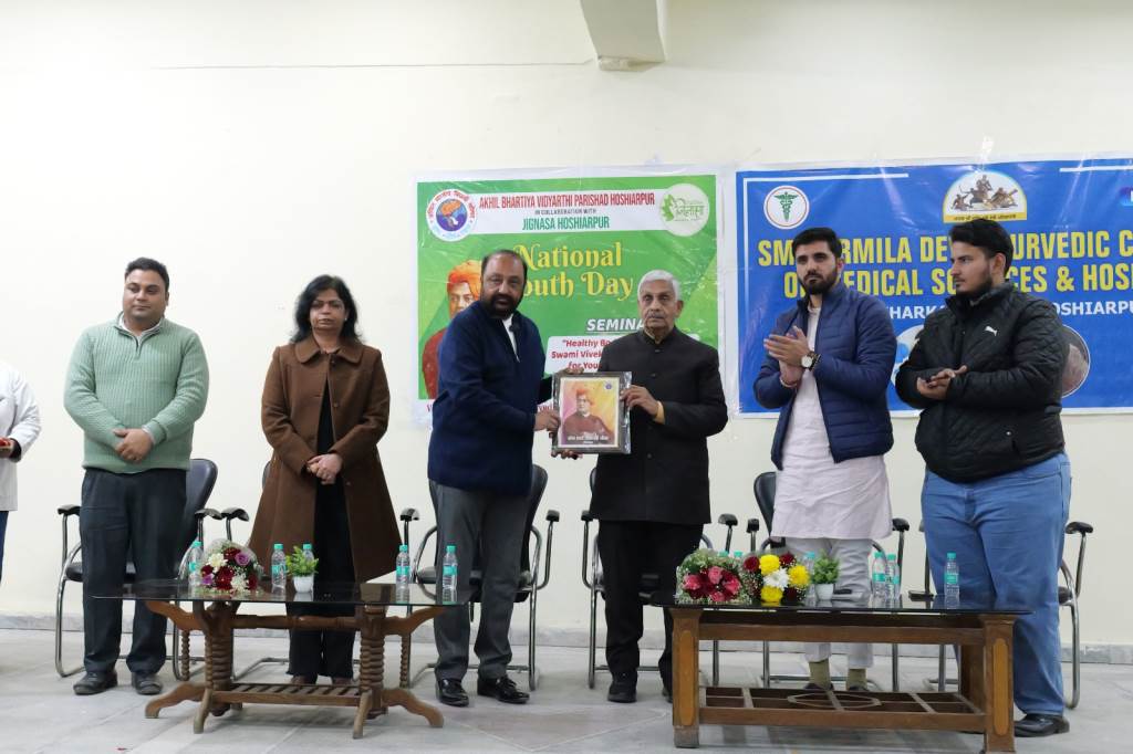 एबीवीपी संगोष्ठी में तीक्ष्ण सूद ने स्वामी विवेकानंद के विचारों से युवाओं को किया प्रेरित।